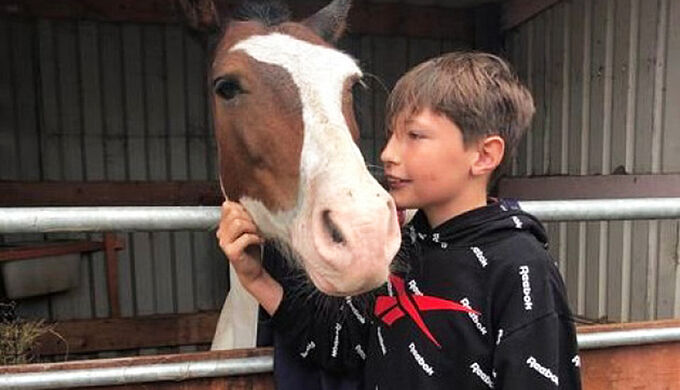 A seulement 13 ans, il sauve ce cheval de la noyade !