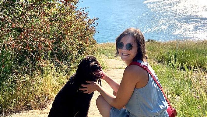 En vacances en Italie, une Française sauve un chiot tombé d’une falaise