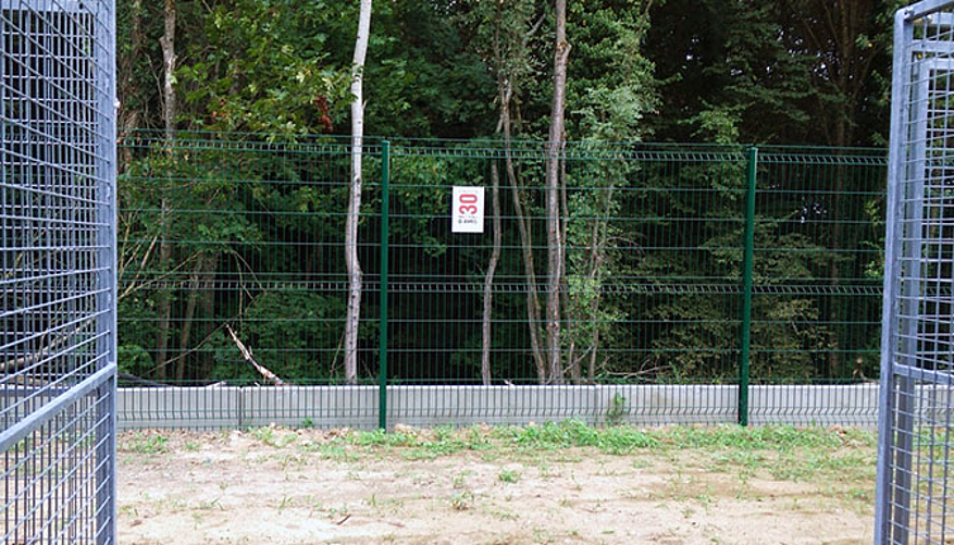 La clôture a été refaite grâce à l'aide de la Fondation 30 Millions d'Amis. © SPA de Gray et Haute-Saône