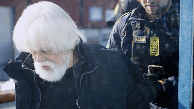Onde de choc après l’arrestation du capitaine Paul Watson, le défenseur des baleines
